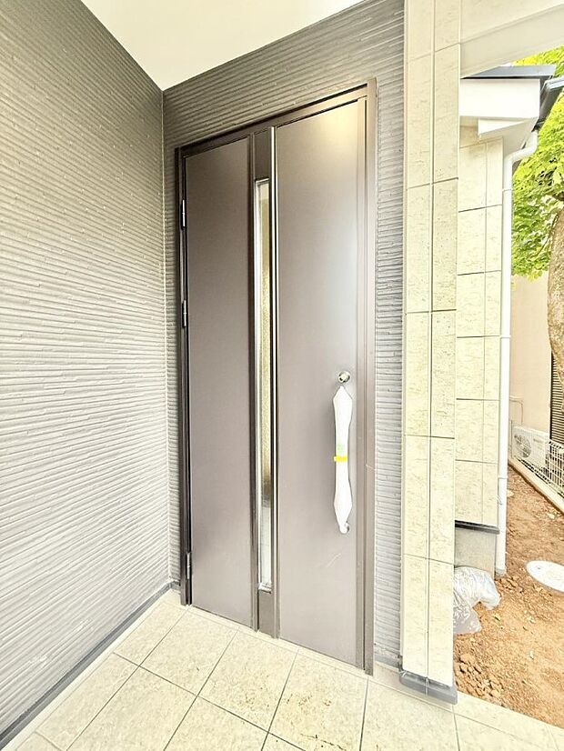 【玄関】1号棟 ■ シンプルで美しく、住まいの第一印象を彩る玄関です