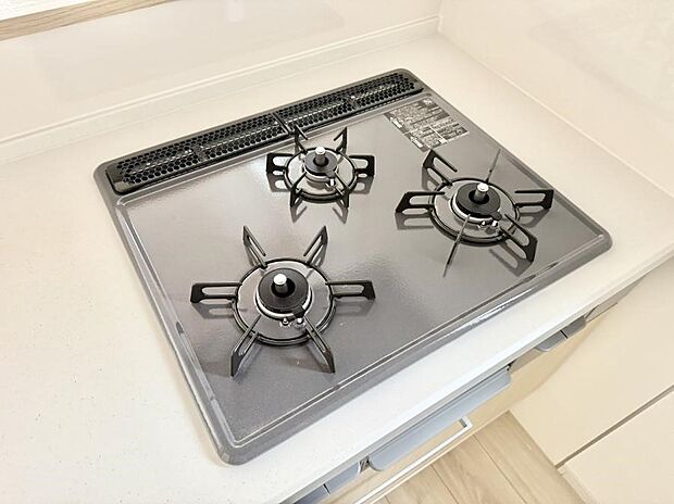 【3口ガスコンロ】■一度に多くの料理ができ便利で効率的