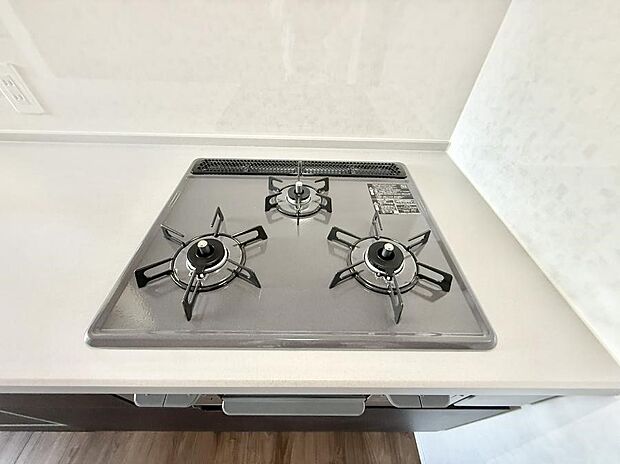 【3口ガスコンロ】■一度に多くの料理ができ便利で効率的