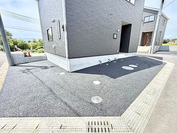 【駐車場】1号棟 ■快適な駐車スペースで安心