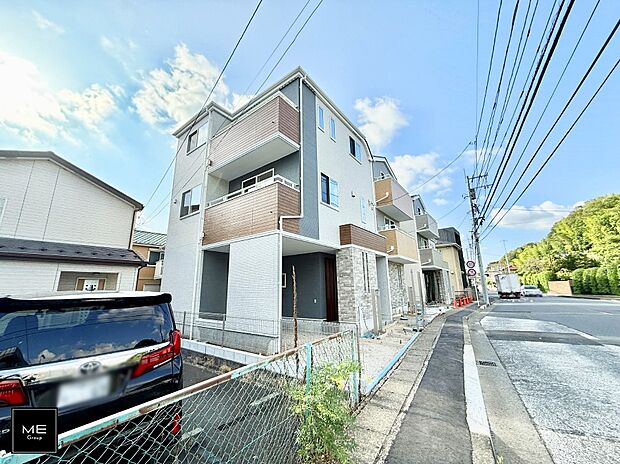 【現地外観写真】1号棟 ■家族みんなが笑顔で過ごせる、安心感のある住まい