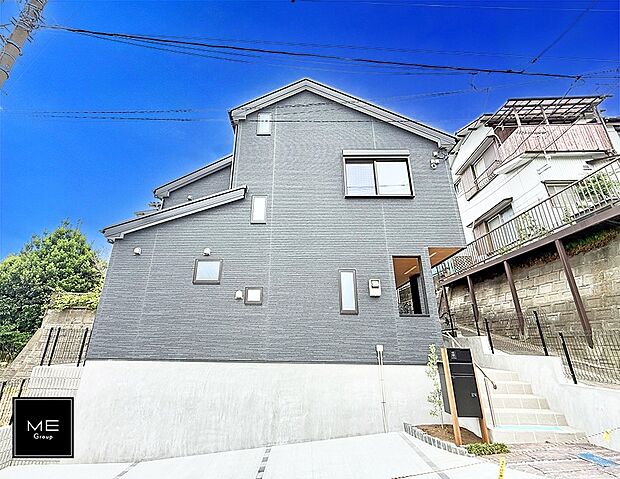 【現地外観写真】1号棟 ■暮らしを彩る充実した設備仕様が備わった住まい