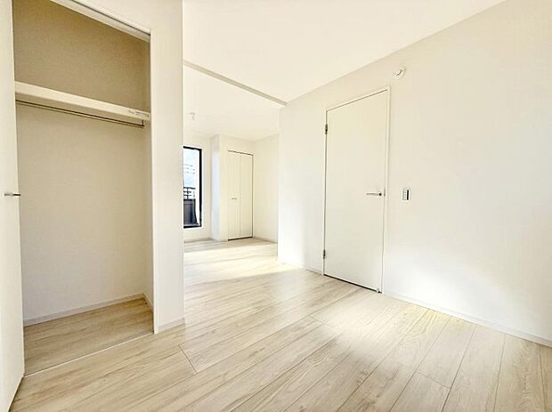 【リビング以外の居室】2号棟  ■機能的で使いやすいお部屋で毎日を快適に