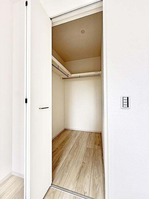 【その他内観】1号棟 ■プラスαの収納スペース