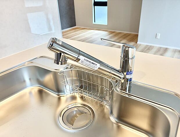 【浄水器】■不純物をしっかり除去して安心して飲めます