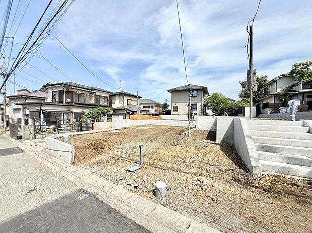 【現地外観写真】2号棟  ■新しい暮らしが始まる場所で、家族の絆を深める