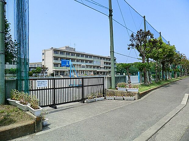 藤沢市立大清水小学校（約1,200m・徒歩15分）