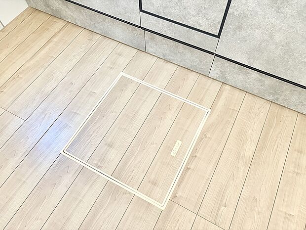 【床下収納】■隠れた収納スペースで家全体がスッキリ
