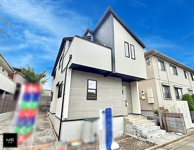 【現地外観写真】■暮らしを彩る充実した設備仕様が備わった住まい