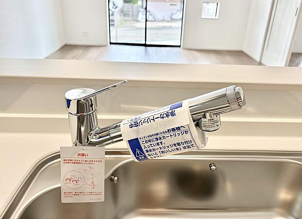 【浄水器】■清潔でおいしい水を手軽に供給してくれます
