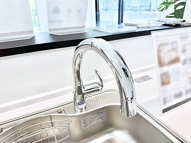【浄水器】■清潔でおいしい水を手軽に供給してくれます