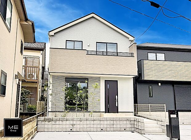 【現地外観写真】1号棟  ■暮らしを彩る充実した設備仕様が備わった住まい