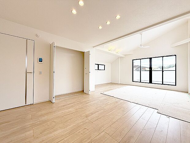 【ダイニング】1号棟  ■ふとした瞬間に幸せを感じる、心地よい場所