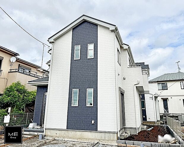 【現地外観写真】A号棟  ■暮らしを彩る充実した設備仕様が備わった住まい