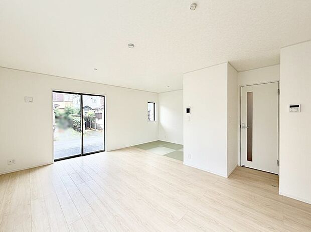 【ダイニング】1号棟  ■何気ない毎日を特別にする、癒しの空間