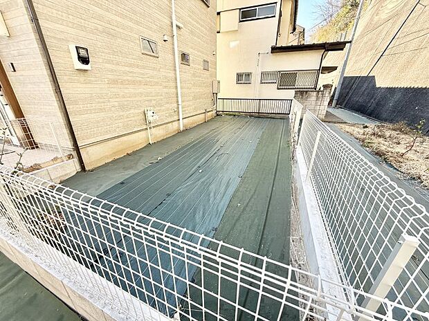 【庭】1号棟 ■暮らしに潤いを与える、緑が取り入れられた住まいです