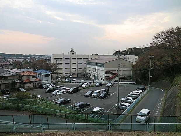 横浜市立柏尾小学校(約1,120m・徒歩14分)