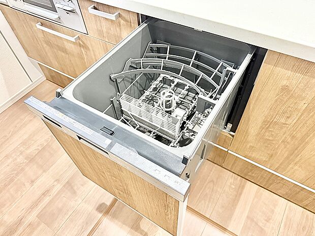 【食洗機】■食後の片づけも食洗器があれば時短に。ご家族との時間を増やせます