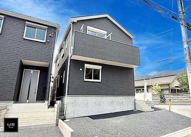 【現地外観写真】1号棟 ■暮らしを彩る充実した設備仕様が備わった住まい