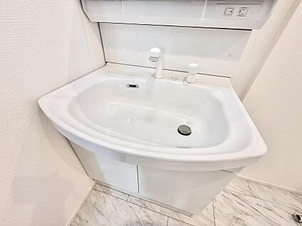 ハンドシャワー付洗面台