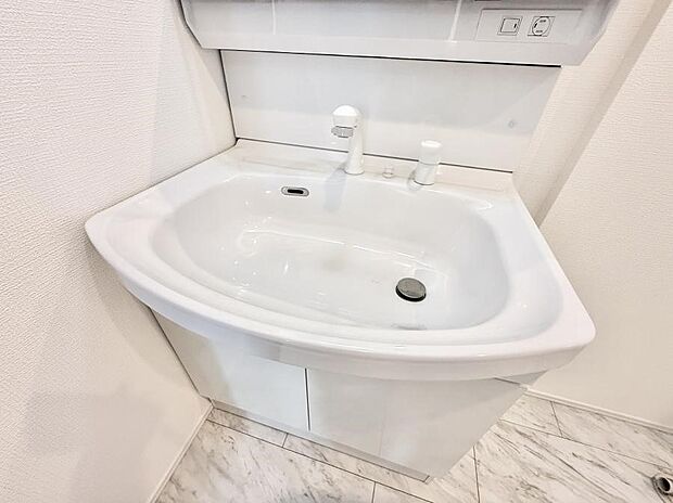 【ハンドシャワー付洗面台】■手洗いや顔を洗う時も快適に使える便利なシャワー