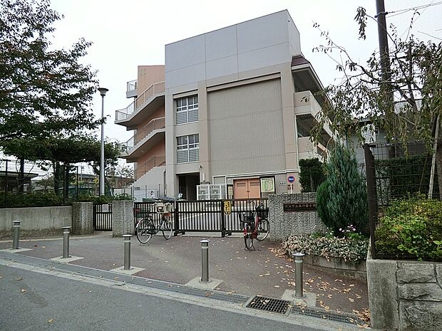 横浜市立森の台小学校（約1,800m・徒歩23分）