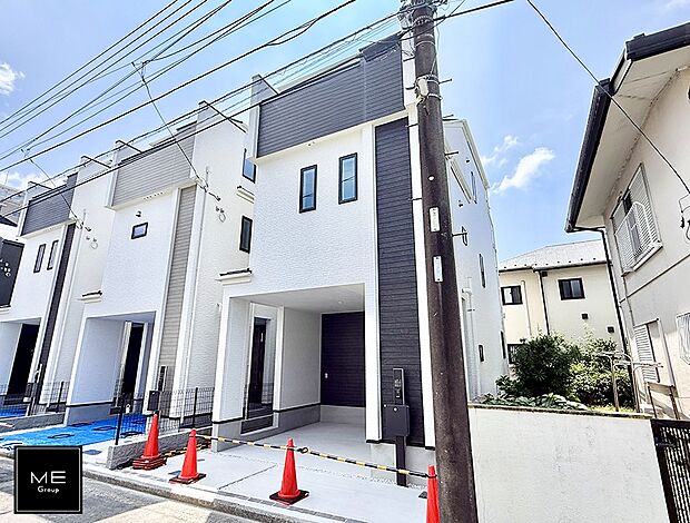 【現地外観写真】A号棟 ■暮らしを彩る充実した設備仕様が備わった住まい