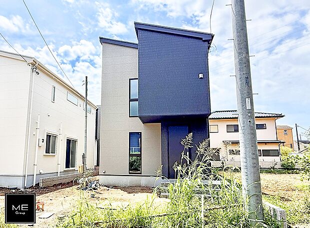 【現地外観写真】A号棟 ■暮らしを彩る充実した設備仕様が備わった住まい