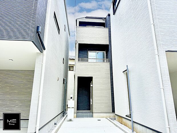 【現地外観写真】2号棟 ■暮らしを彩る充実した設備仕様が備わった住まい
