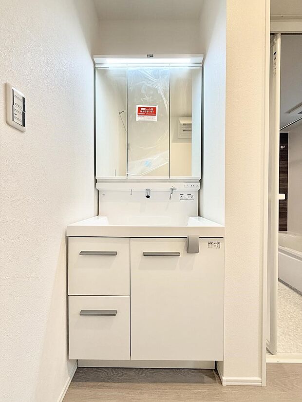 【洗面台・洗面所】4号棟 ■朝の準備がスムーズにできる広さです