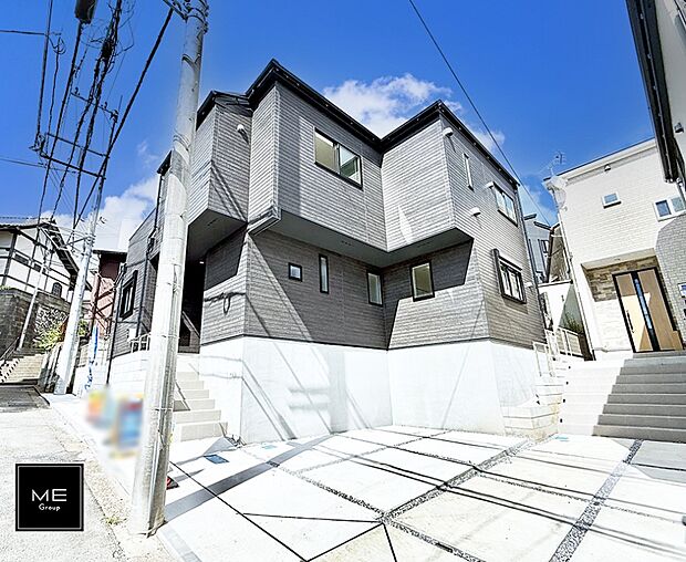 【現地外観写真】2号棟  ■家族みんなが笑顔で過ごせる、安心感のある住まい