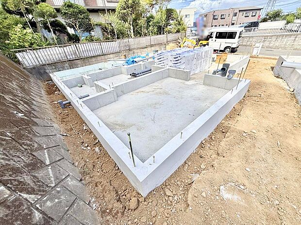 【現地外観写真】2号棟 ■暮らしを彩る充実した設備仕様が備わった住まい