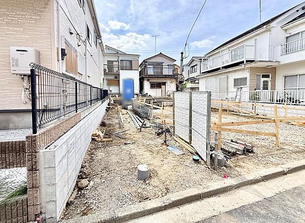 【現地外観写真】2号棟 ■家族みんなが笑顔で過ごせる、安心感のある住まい