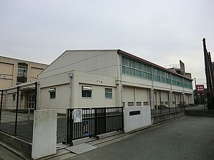 横浜市立下瀬谷中学校 900m(12分)