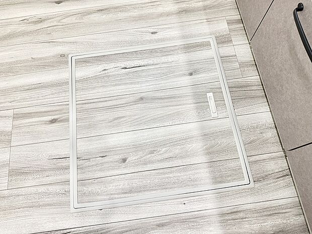 【床下収納】■隠れた収納スペースで家全体がスッキリ