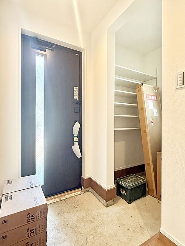 【玄関】1号棟 ■ ここから始まる一日、すっきり整った玄関