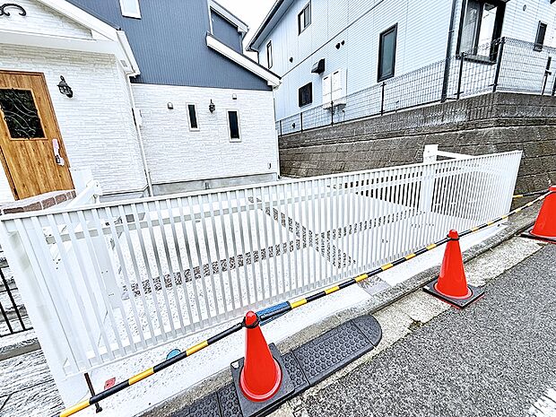 【駐車場】1号棟 ■自宅にカースペースがあると助かります