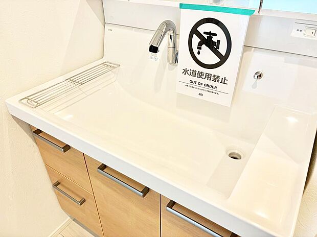 【ハンドシャワー付洗面台】■手洗いや顔を洗う時も快適に使える便利なシャワー