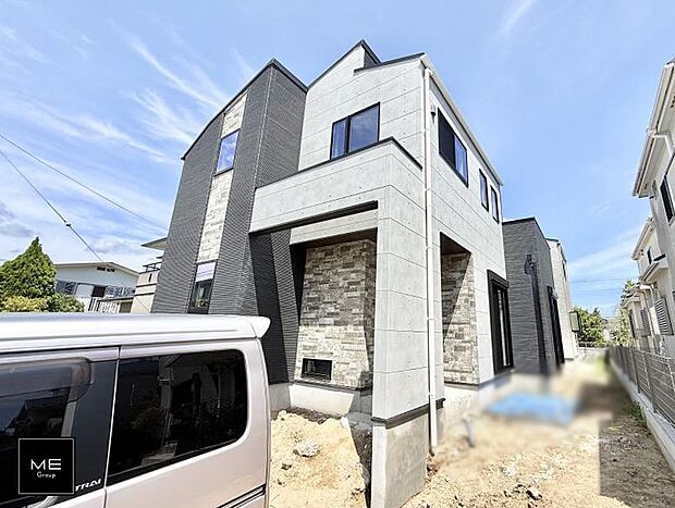 【現地外観写真】A号棟 ■家族みんなが笑顔で過ごせる、安心感のある住まい