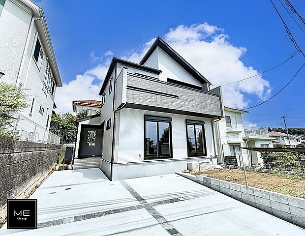 【現地外観写真】1号棟 ■暮らしを彩る充実した設備仕様が備わった住まい