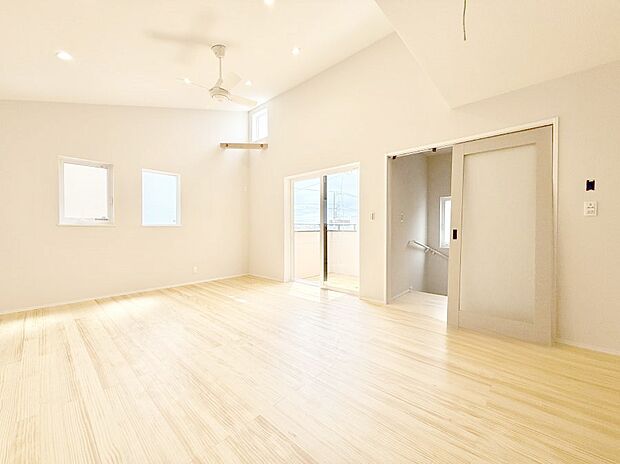 【リビング】■自然と会話が生まれる、心地よいひととき