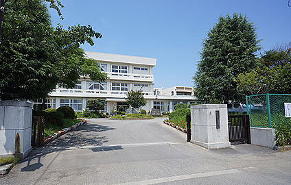 大井町立湘光中学校 1611m(21分)