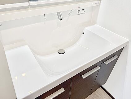 ハンドシャワー付洗面台