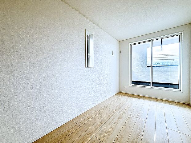 【リビング以外の居室】2号棟 ■落ち着いた雰囲気のお部屋で心が安らぐ空間