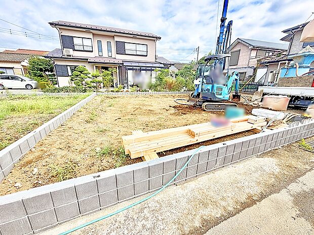 【現地外観写真】2号棟 ■家族みんなが笑顔で過ごせる、安心感のある住まい