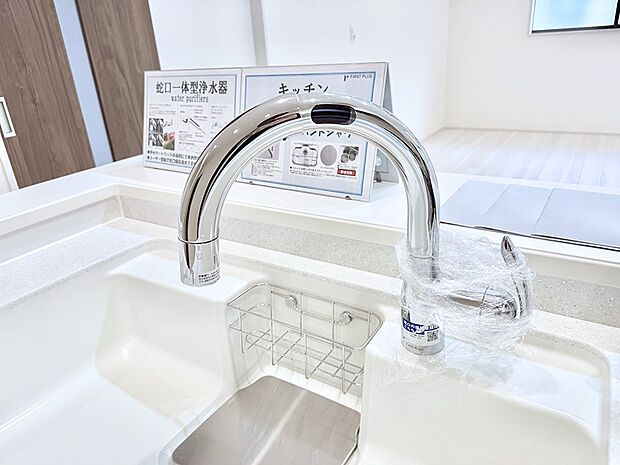 【浄水器】■清潔でおいしい水を手軽に供給してくれます
