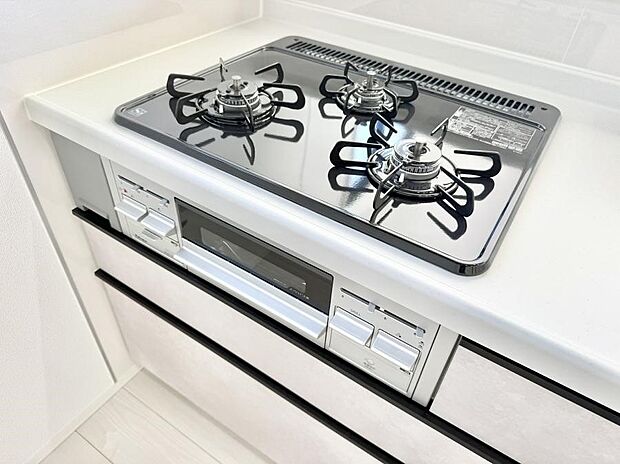 【3口ガスコンロ】■複数の鍋が同時に使えますね