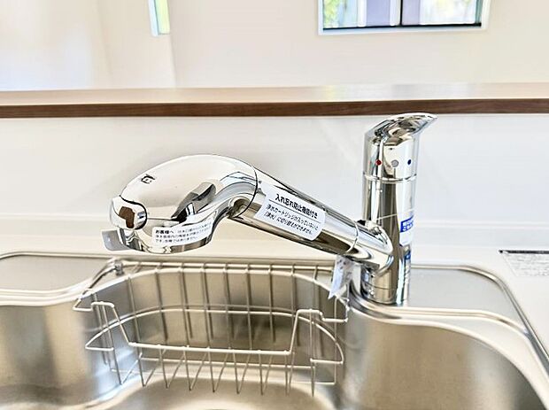【浄水器】■清潔でおいしい水を手軽に供給してくれます