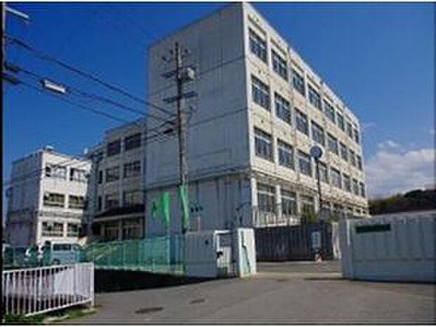 北中学校(約3,200m)