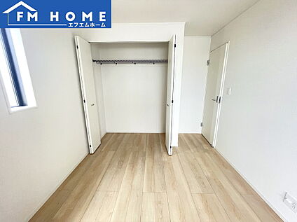 ■４号棟・洋室写真■ 